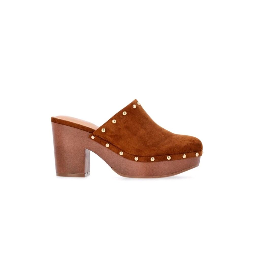 Time and Tru Women's Faux Suede Studded Clogs whit Block Heels size 10 Cognac